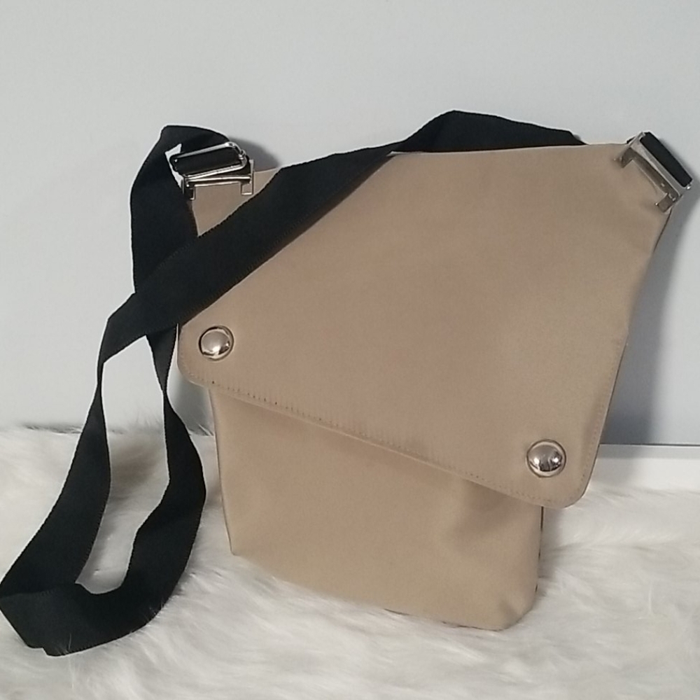 PREZZO TAN CROSSBODY IN NYLON